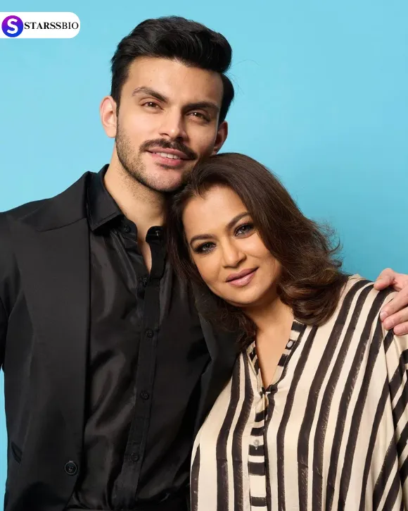 Veer Pahariya and Smruti Sanjay Phariya