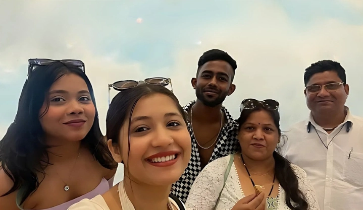 Sakshi Shrivas Family