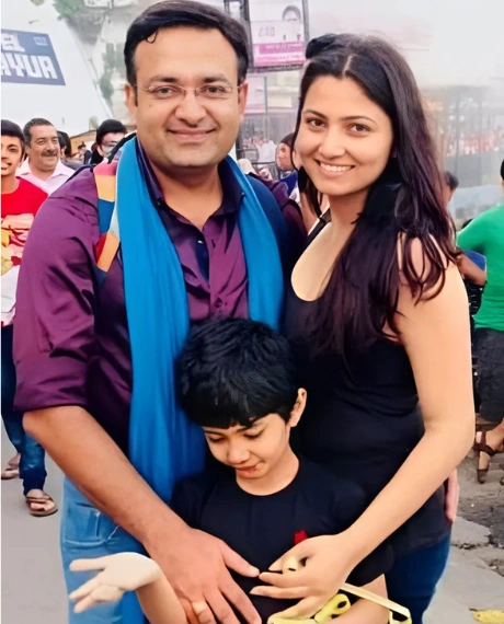 Chitra Tripathi husband name