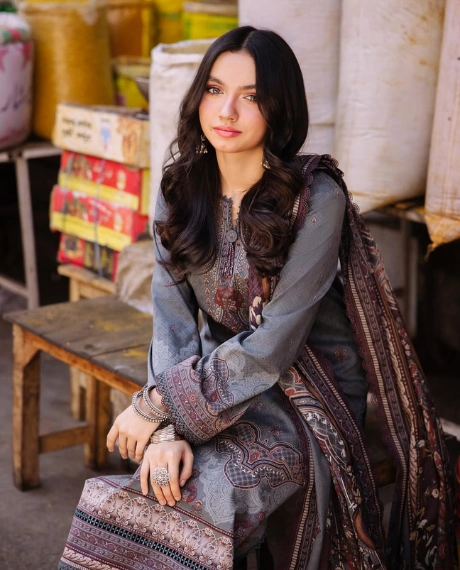 aina asif biography